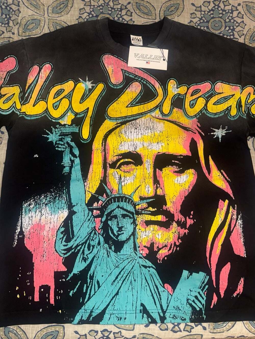 Vale USA Valley Streetwear Division Valley Dream Black Graphic T-Shirt